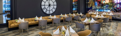 Het stijlvolle interieur van een van de restaurants in Delphin BE GRAND Resort in Lara, Turkije.