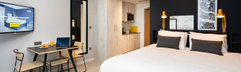 Staycity Aparthotel & Villa Park