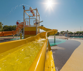 Glijbaan op camping Laguna Blu