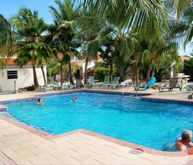 Hamlet Oasis Resort