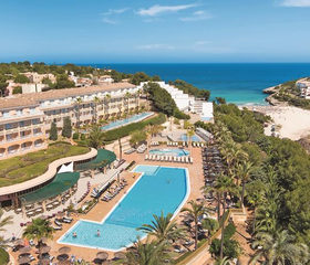 Hotel Cala Mandia