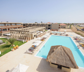 Hotel Oasis Salinas Sea