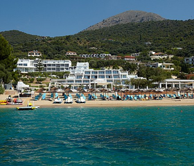 Lichnos Beach Hotel en Suites