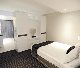 The George Hotel