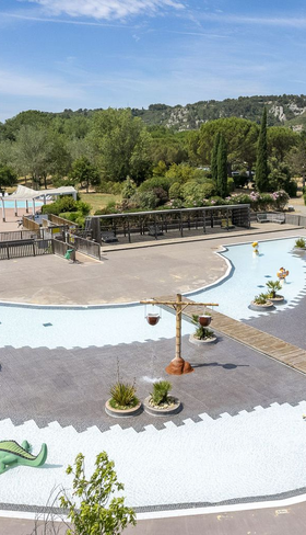 Aquapark met waterspeeltuin