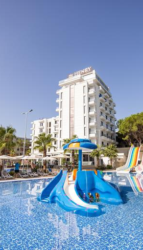 Henry Resort & Spa
