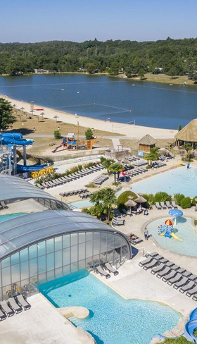Camping Les Alicourts Resort- luchtfoto zwembad en meer