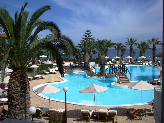 aparthotel-andrea-mare (7).jpg