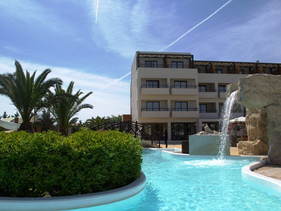 aparthotel-andrea-mare (9).jpg