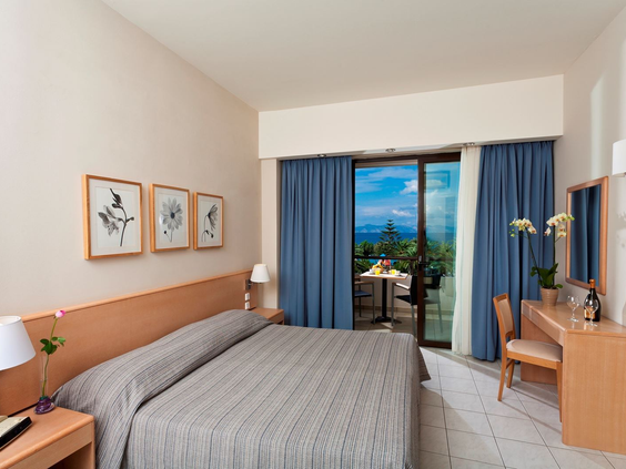aparthotel-andrea-mare (13).jpg