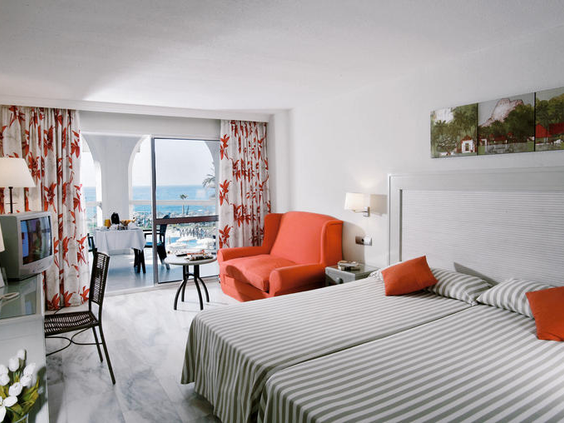 Aparthotel Marinas de Nerja Beach & Spa