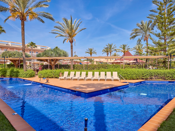 Zafiro Can Picafort Swim Up Pool