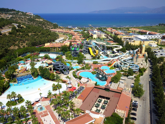 Overzichtsfoto Aqua Fantasy hotel met aquapark Kusadasi
