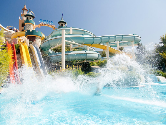 Spectaculaire waterglijbanen Aqua Fantasy aquapark Turkije