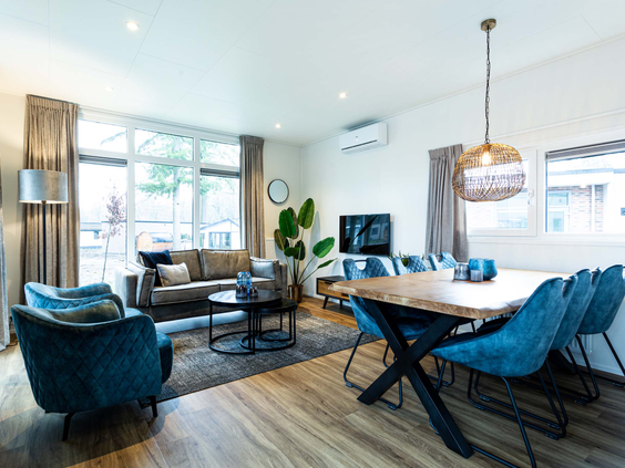 Stijlvolle woonkamer van de 6-persoons Module Limited Edition op Bospark Ede met een comfortabele zithoek.
