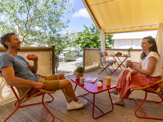 Overnacht in een comfortabele lodgetent