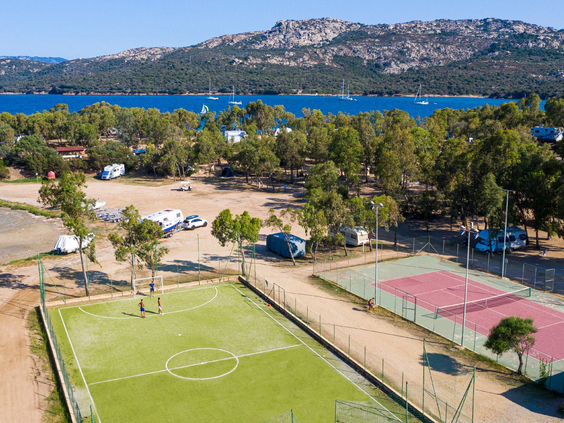 Sportvelden van camping Capo d'Orso