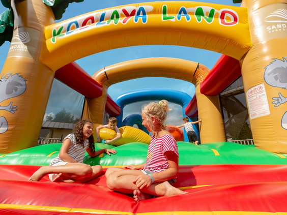 Springkussen Koolaya Land op camping La Nublière