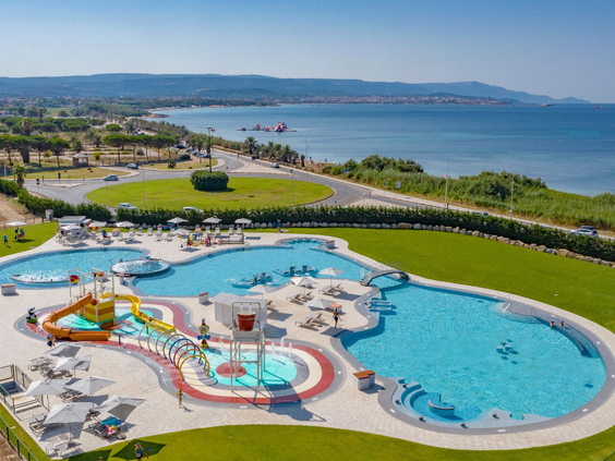 Zwembad van camping Laguna Blu op Sardinië