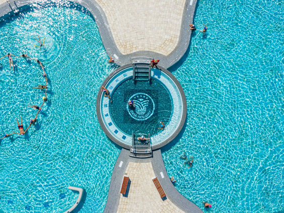 Zwembad van camping Laguna Blu van boven
