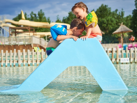 Camping Les Méditerranées Beach Garden