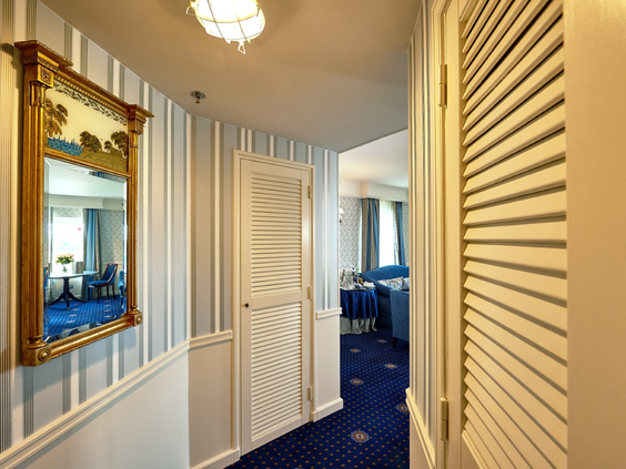 Disney's Newport Bay Club