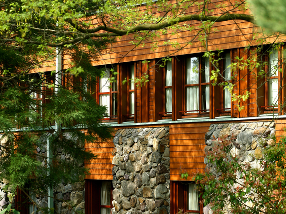 Disney's Sequoia Lodge