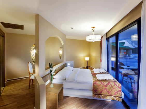 Granada Luxury Okurcalar