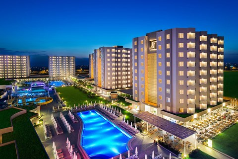Grand Park Lara