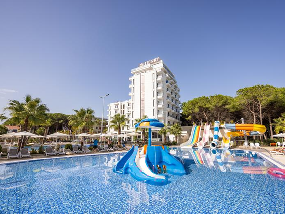 Henry Resort & Spa