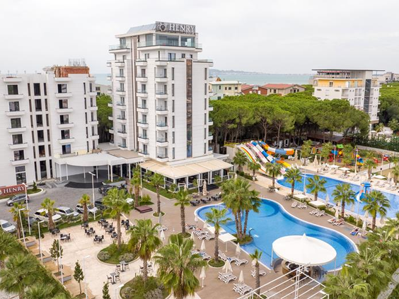 Henry Resort & Spa
