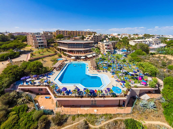 Auramar Beach Resort
