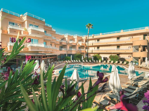 Hotel Cala Mandia
