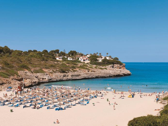 Hotel Cala Mandia