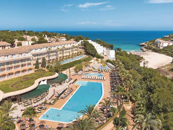 Hotel Cala Mandia