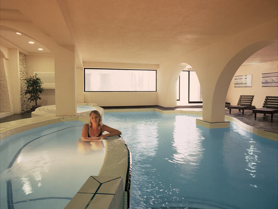Hotel Dolmen Resort