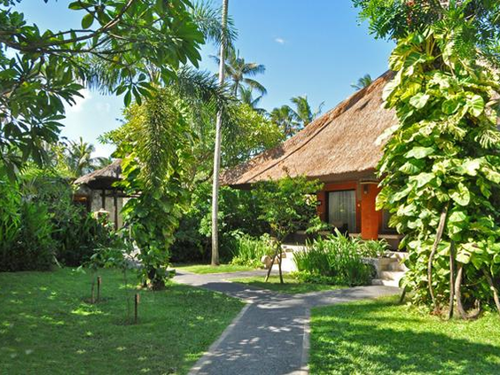 Hotel Legian Beach