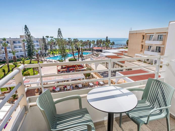 Hotel Louis Phaethon Beach