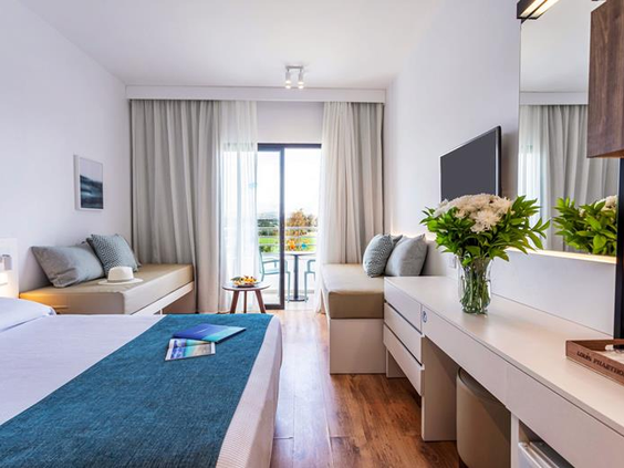 Hotel Louis Phaethon Beach