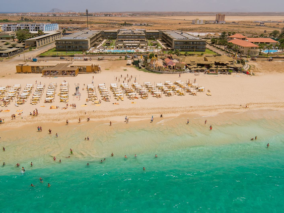 Hotel Oasis Salinas Sea