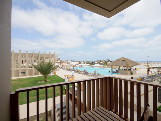 Hotel Oasis Salinas Sea