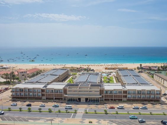 Hotel Oasis Salinas Sea