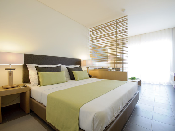 Hotel Oasis Salinas Sea