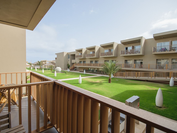 Hotel Oasis Salinas Sea