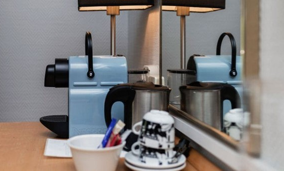 Hotel 't Paviljoen - standaardkamer, koffie en thee