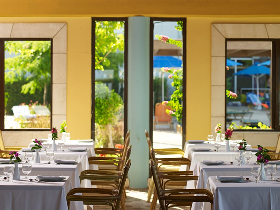 kindvriendelijk-hotel-esperides-beach-4-in-faliraki-griekenland (13).jpg