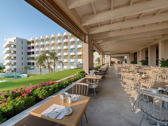 kindvriendelijk-hotel-esperides-beach-4-in-faliraki-griekenland (14).jpg