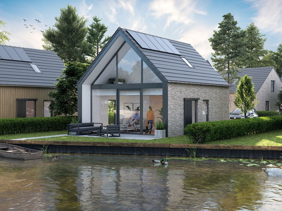 Een moderne watervilla met een groot terras direct aan het water op Landal Waterresort Blocksyl in Overijssel.