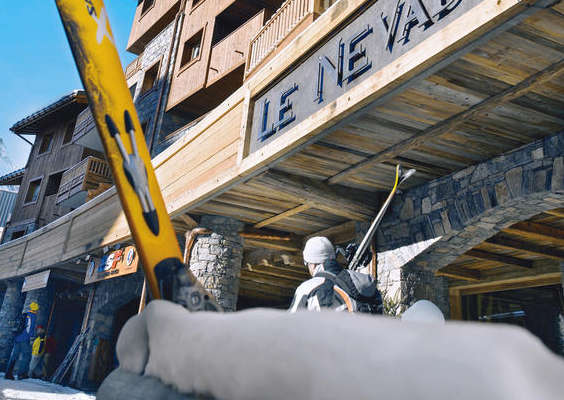 Wintersport kinderen, Hotel CGH Les Suites du Nevada, voorkant