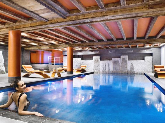 Wintersport kinderen, Hotel CGH Les Suites du Nevada, zwembad